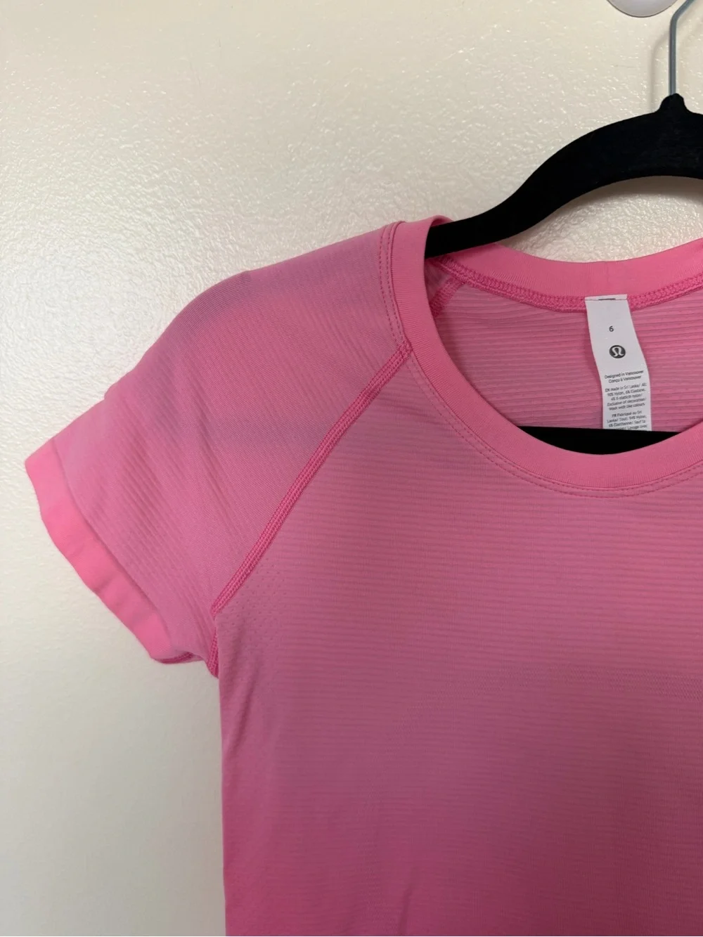 LULULEMON Swiftly Tech Short-Sleeve Shirt 2.0 in Ombré Dye Strawberry Multi